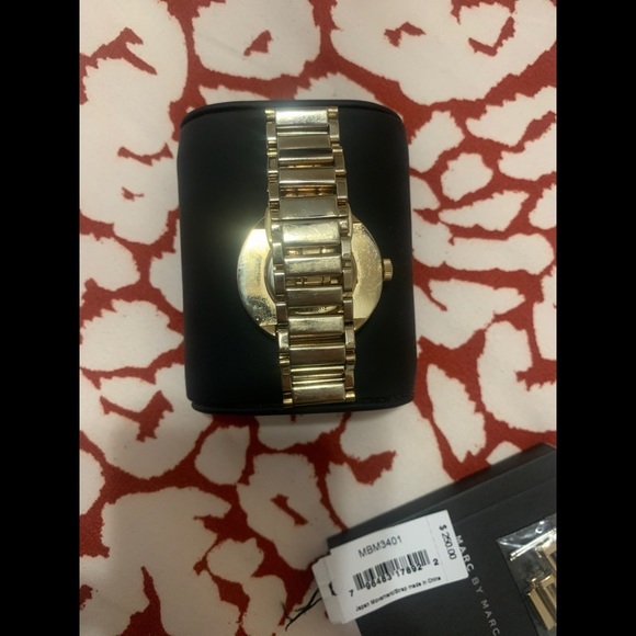 Marc By Marc Jacobs Gold Women’s Watch - Picture 5 of 8